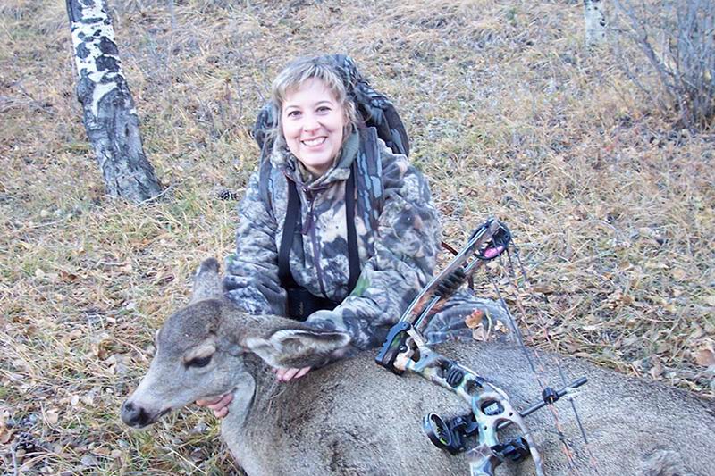 2007 Deer Stephanie Perkins
                  with this years doe. Can Amy match her?