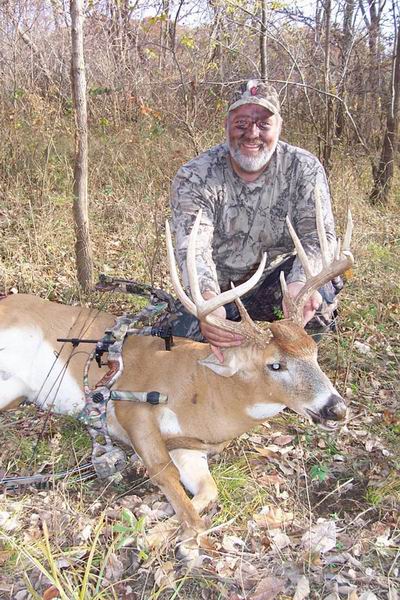 2007 Deer Neal Perkins 1st
                    white tail - from his Kansas trip, where's Bobs
